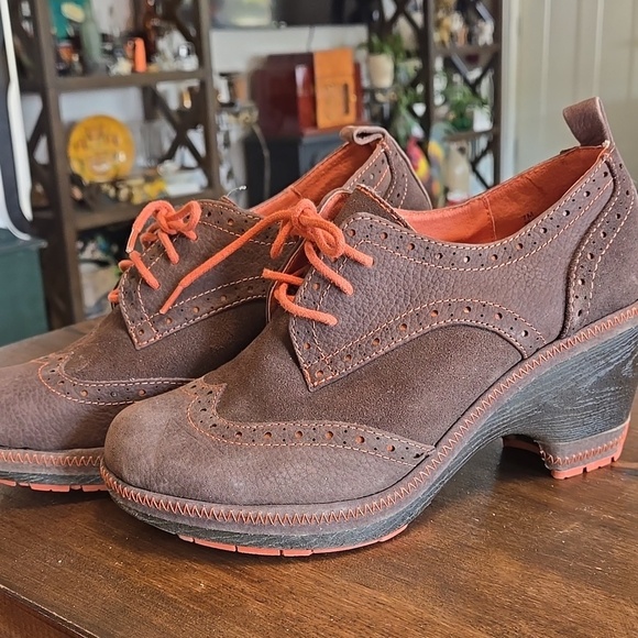 Jambu Shoes - Jambu Seattle Wingtip Heeled Leather Suede Oxford Peach Brown Womens Size 7